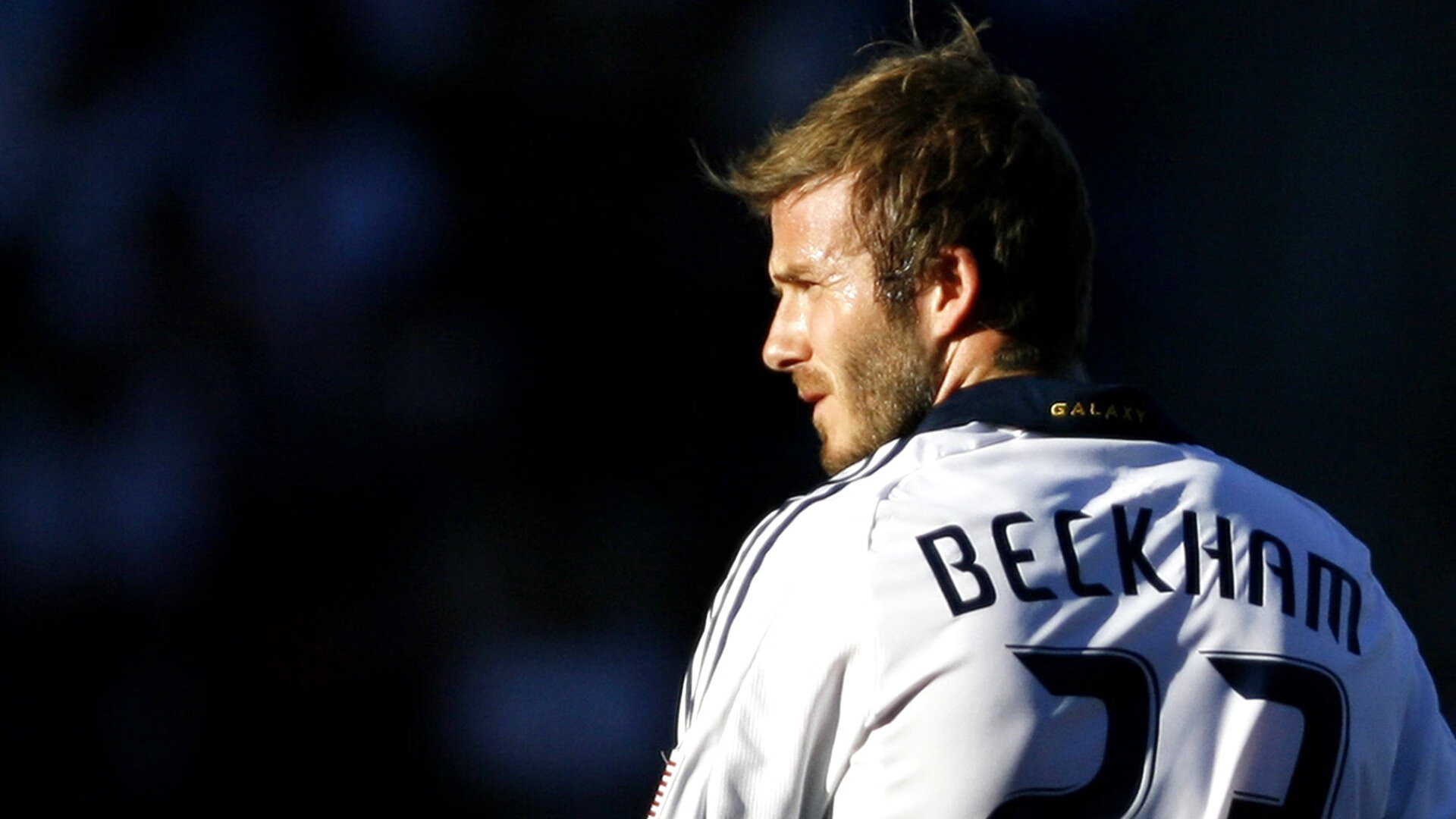 更衣室庆祝冠军时刻全记录，更衣室宣传标语图片